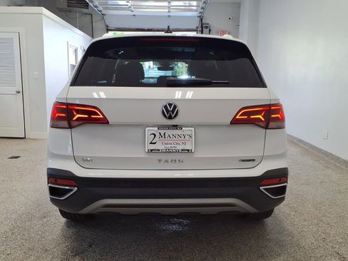 Used 2022 Volkswagen Taos SEL AWD/4WD image 5