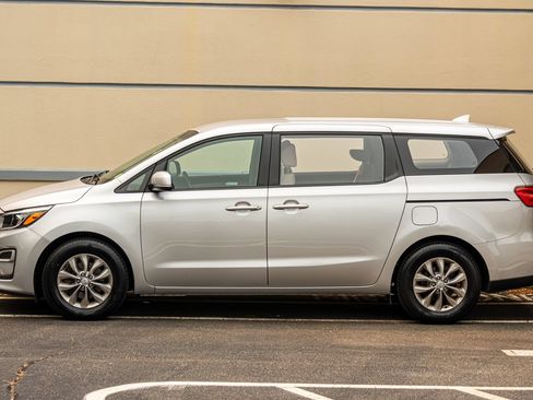 Used 2019 Kia Sedona L FWD image 10