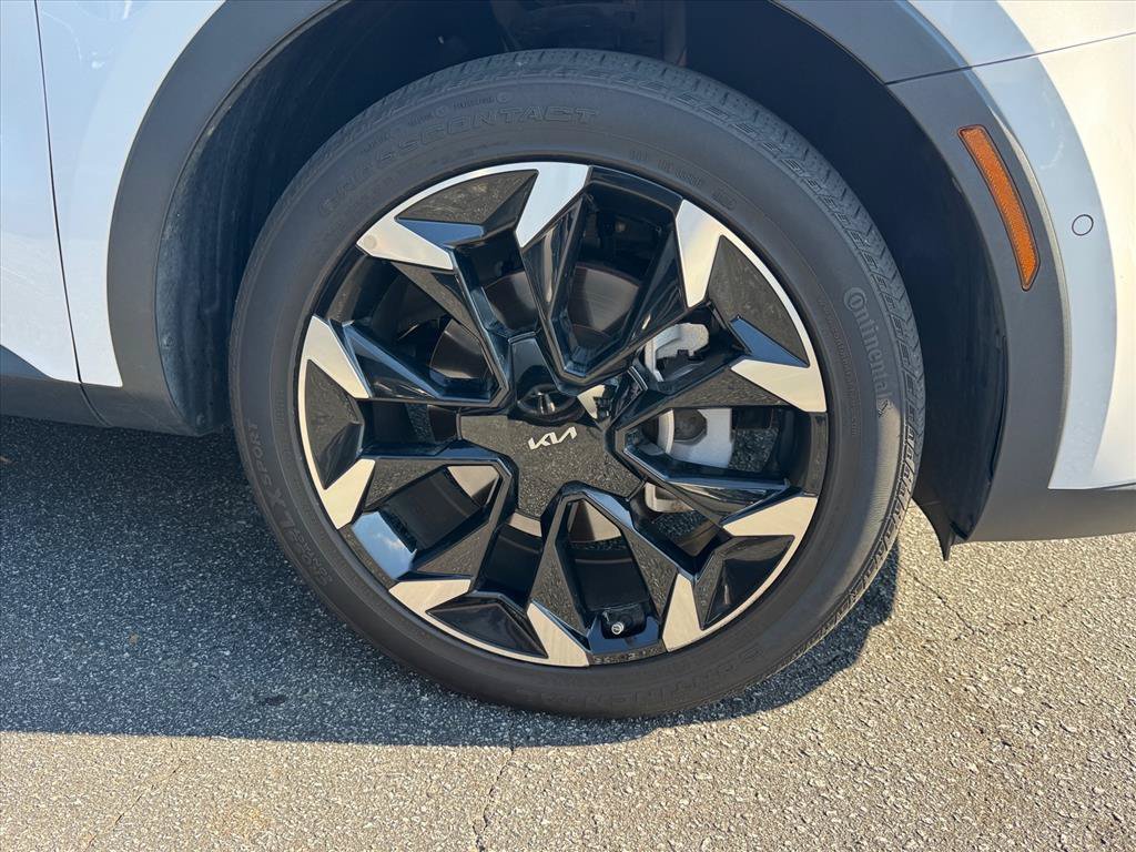 Certified 2025 Kia Sorento SX FWD image 2