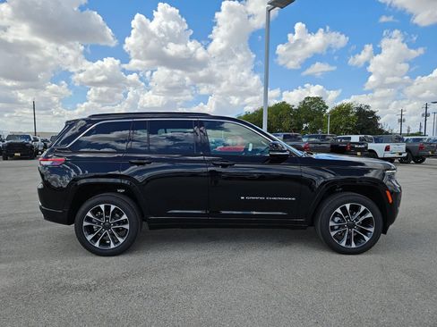 New 2025 Jeep Grand Cherokee Overland w/ Luxury Tech Group IV image 2