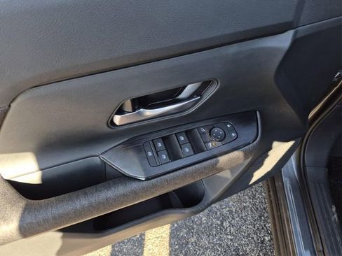 New 2025 Nissan Kicks SV w/ SV Premium Package image 9