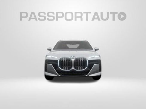 New 2026 BMW i7 xDrive60 w/ Executive Package image 3