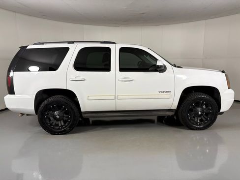 Used 2011 GMC Yukon SLE image 9