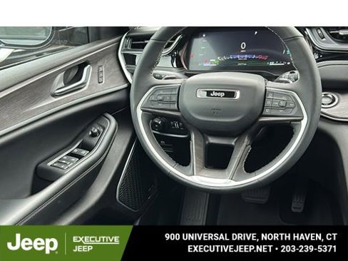 Used 2023 Jeep Grand Cherokee 4WD 4xe w/ Luxury Tech Group II image 28