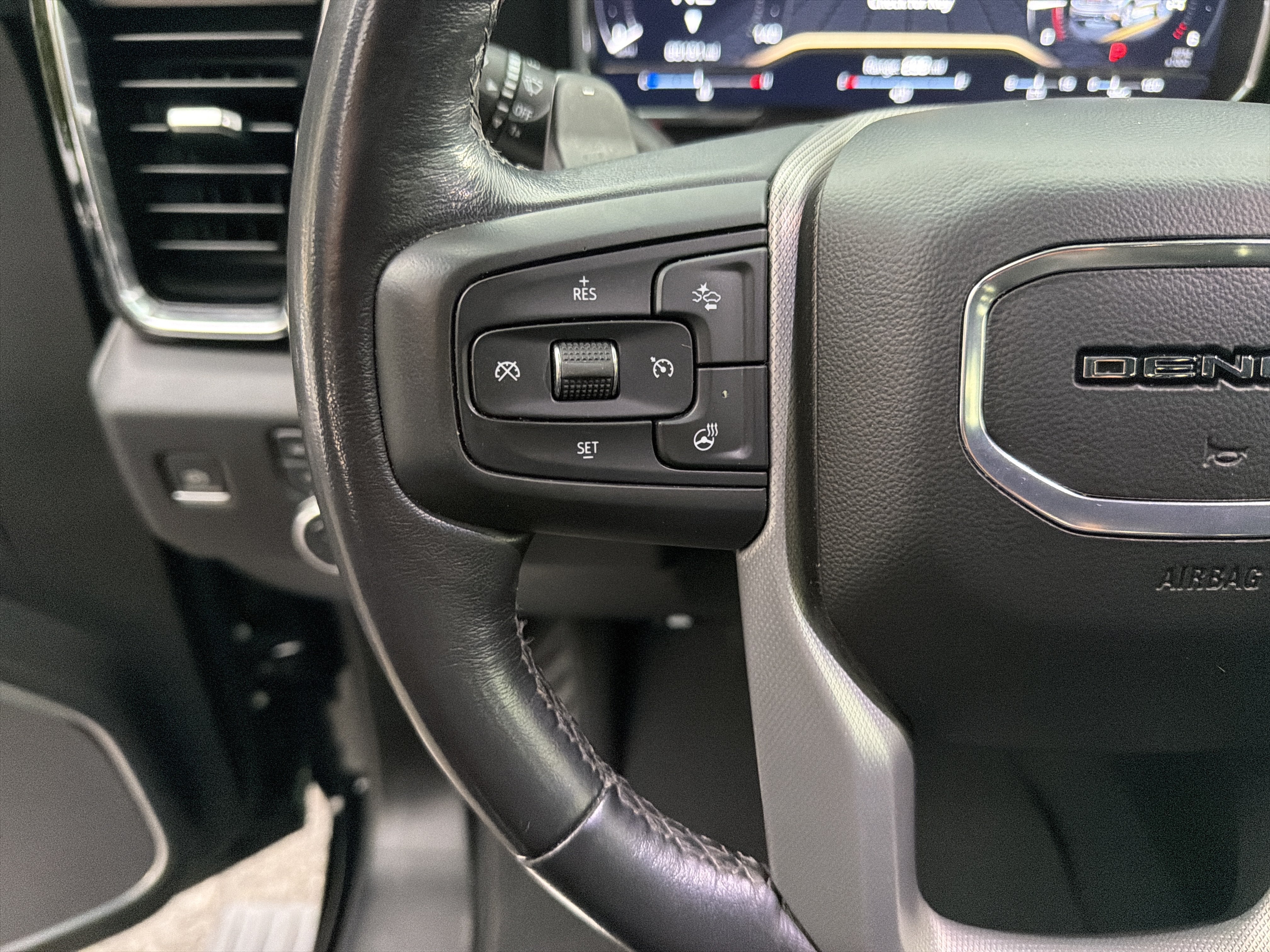 Used 2022 GMC Sierra 1500 Denali AWD/4WD image 19