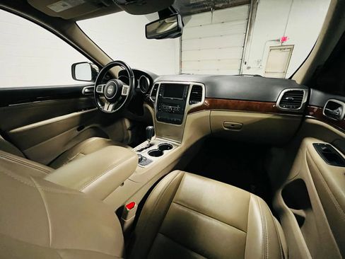 Used 2011 Jeep Grand Cherokee Limited w/ Trailer Tow Group image 14