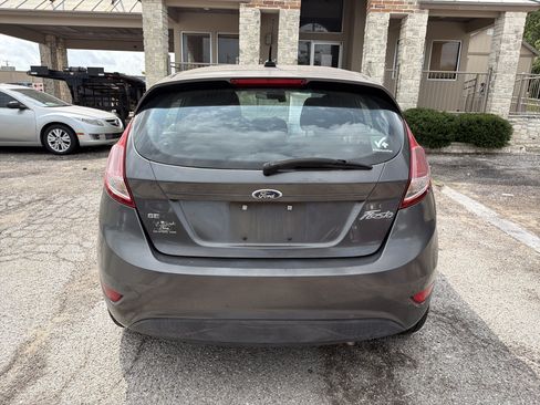 Used 2015 Ford Fiesta SE FWD image 4