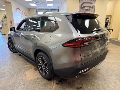 Used 2026 Toyota Grand Highlander AWD Hybrid image 6