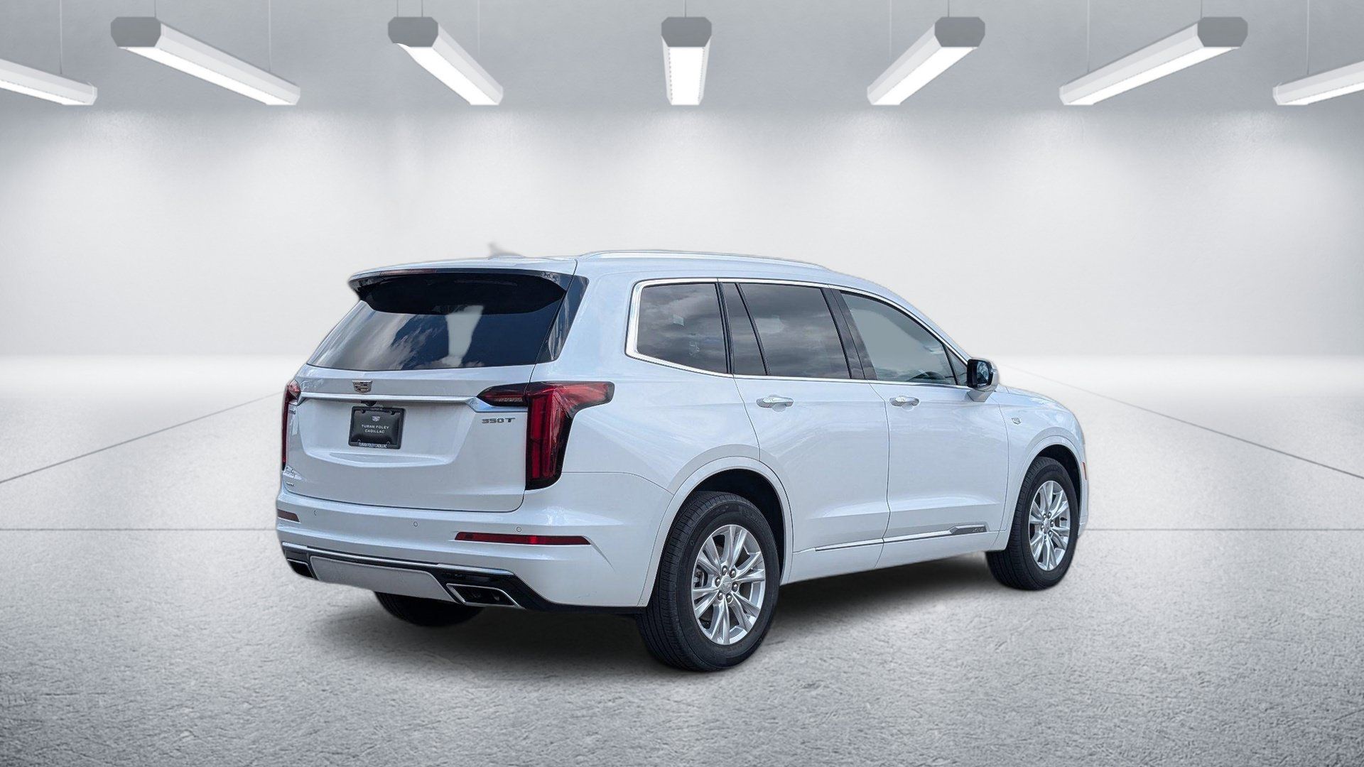 Certified 2024 Cadillac XT6 Luxury w/ LPO, Floor Liner Package AWD/4WD image 7