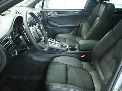 New 2024 Porsche Macan image 5