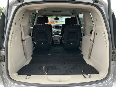 Used 2018 Chrysler Pacifica Touring Plus FWD image 14