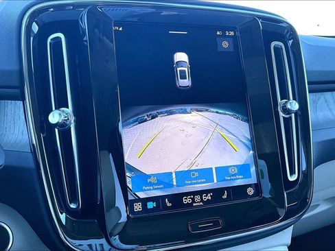 Used 2023 Volvo XC40 B5 Plus w/ Protection Package image 30