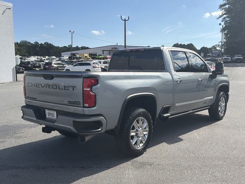 Used 2026 Chevrolet Silverado 2500 High Country w/ High Country Premium Package AWD/4WD image 8