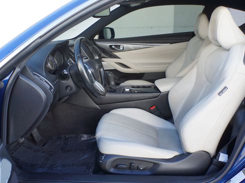 Used 2019 INFINITI Q60 3.0t Luxe w/ Essential Package image 28