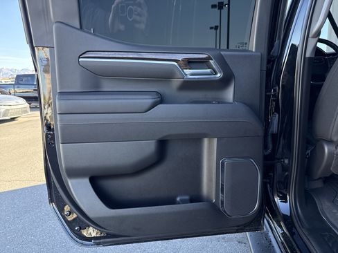 Used 2025 GMC Sierra 1500 Elevation w/ Elevation Premium Package image 32