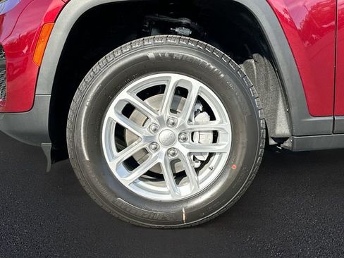 New 2025 Jeep Grand Cherokee Laredo X w/ Luxury Tech Group I image 19