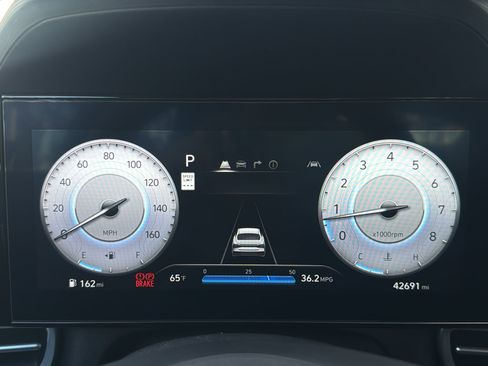 Used 2024 Hyundai Elantra SEL FWD image 21