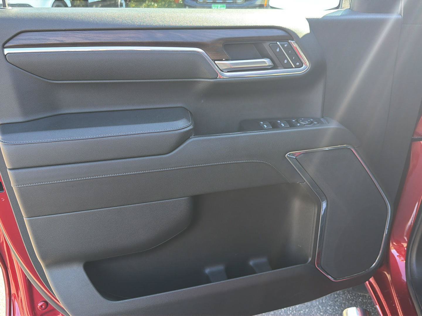 Certified 2024 GMC Sierra 1500 SLT AWD/4WD image 10