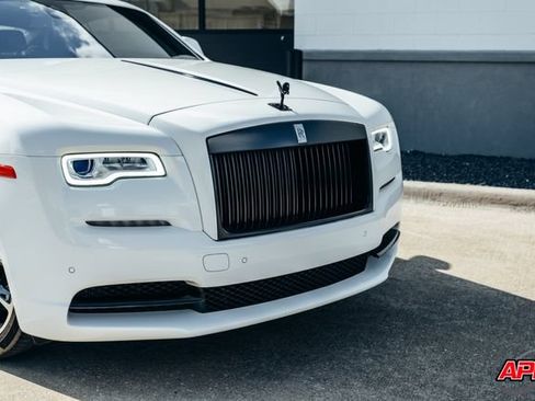 Used 2019 Rolls-Royce Wraith RWD image 25