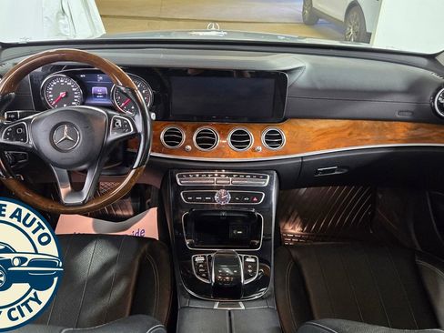 Used 2018 Mercedes-Benz E 300 4MATIC w/ Premium 3 Package (Q03) image 29