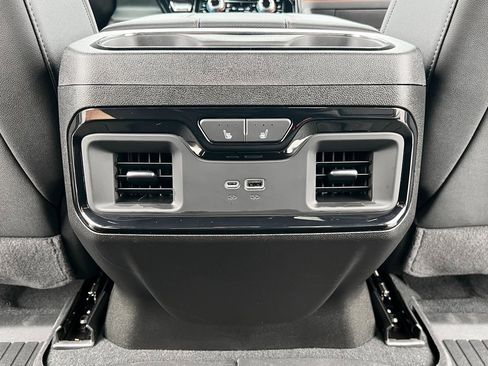 Used 2024 GMC Sierra 1500 AT4 w/ Technology Package image 21