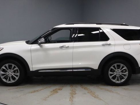 Used 2023 Ford Explorer XLT w/ Equipment Group 202A AWD/4WD image 8