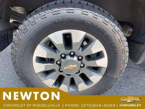 Used 2025 Chevrolet Silverado 2500 Custom w/ Custom Value Package AWD/4WD image 18