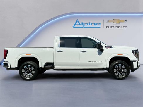 Used 2024 GMC Sierra 2500 Denali w/ Denali Reserve Package AWD/4WD image 6