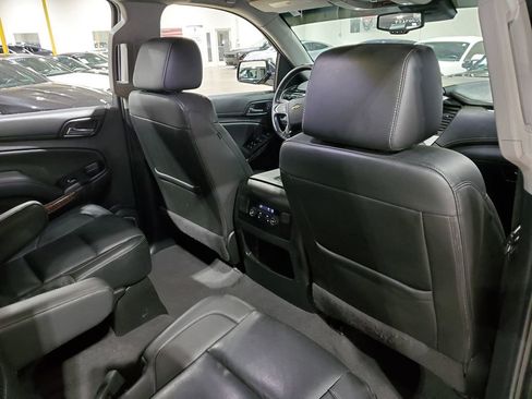 Used 2020 Chevrolet Suburban Premier image 19