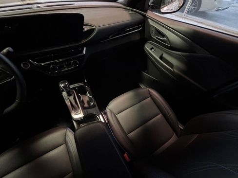 Used 2025 Buick Envista Sport Touring image 37