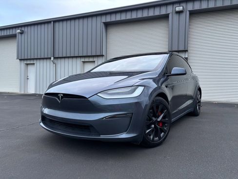 Used 2023 Tesla Model X Plaid image 4
