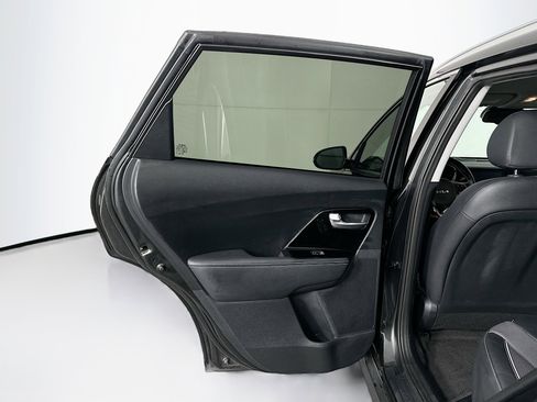 Used 2022 Kia Niro EX image 25
