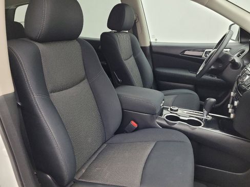 Used 2017 Nissan Pathfinder SV image 21