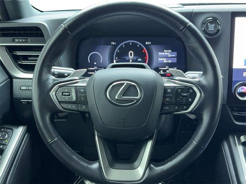 Used 2025 Lexus GX 550 w/ Accessory Package (2T) image 18