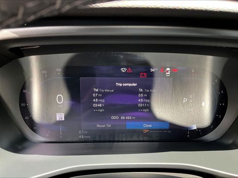 Used 2023 Volvo XC40 B5 Plus AWD/4WD image 13