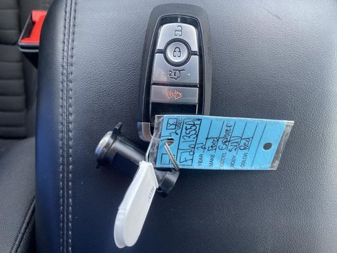 Used 2021 Ford Explorer XLT w/ Class III Trailer Tow Package AWD/4WD image 19