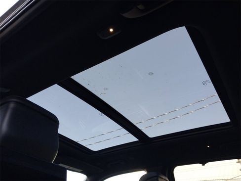 Used 2022 Jeep Wagoneer Series III w/ Premium Group I image 14