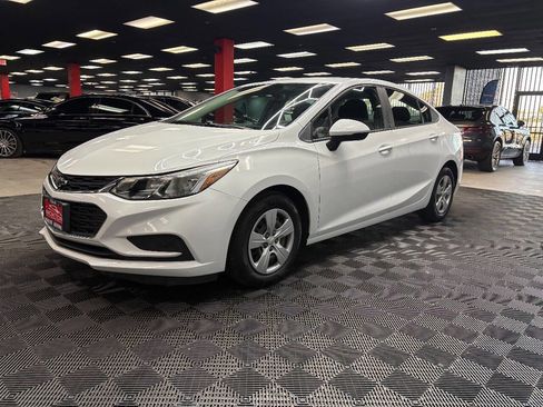 Used 2017 Chevrolet Cruze LS image 4