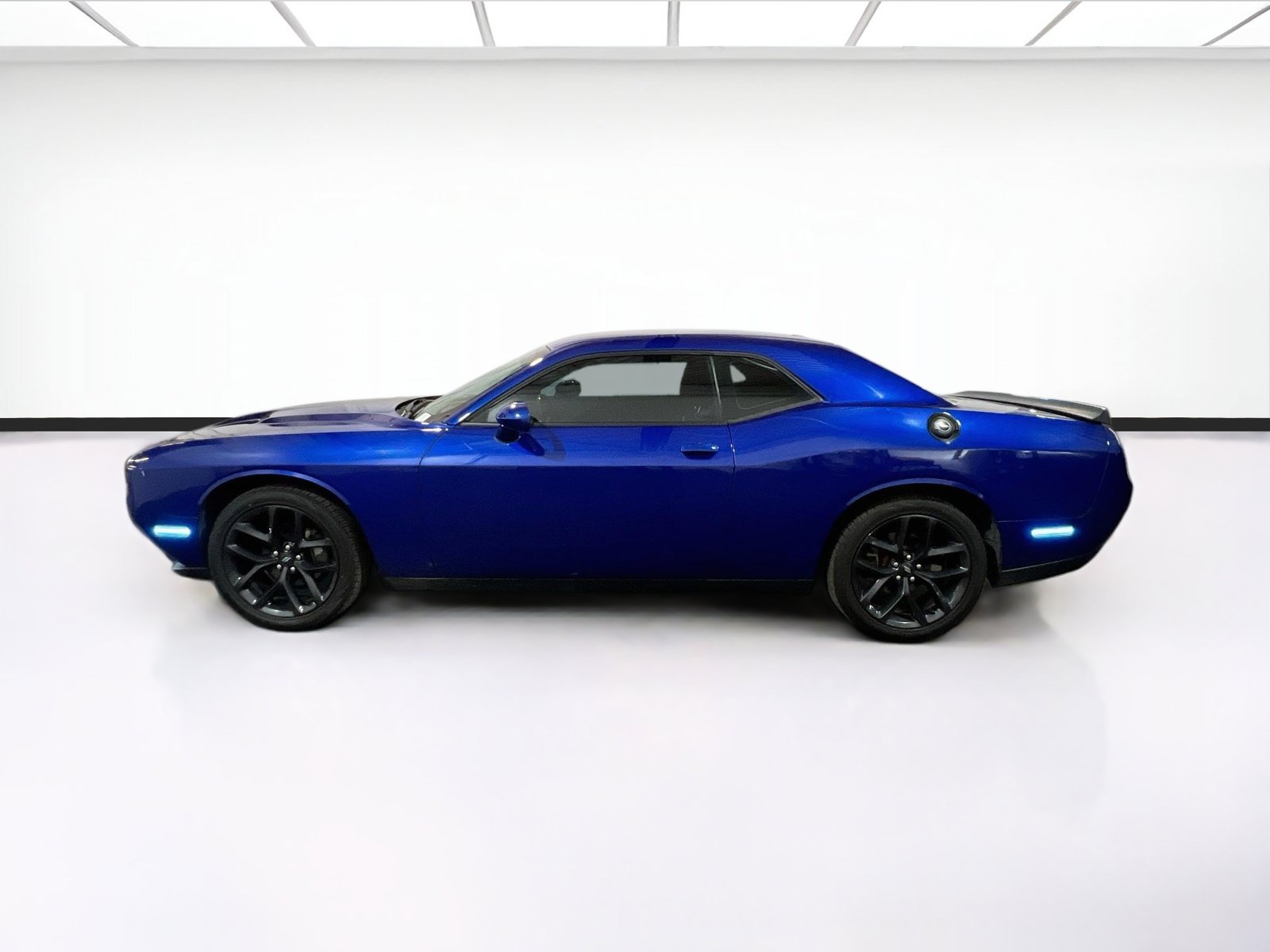 Used 2021 Dodge Challenger SXT w/ Driver Convenience Group RWD image 20
