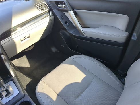 Used 2017 Subaru Forester 2.5i Limited image 15
