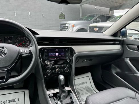 Used 2022 Volkswagen Passat 2.0T SE image 22