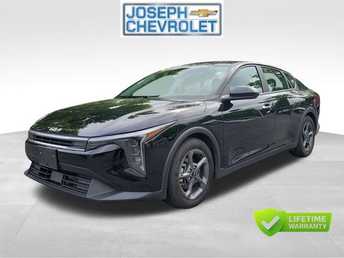 Used 2025 Kia K4 FWD image 2