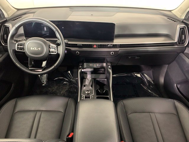 Used 2025 Kia Sorento S w/ Panoramic Sunroof Package AWD/4WD image 3