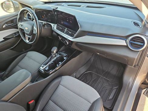 Certified 2024 Chevrolet Trax LT w/ Sunroof Package FWD image 26