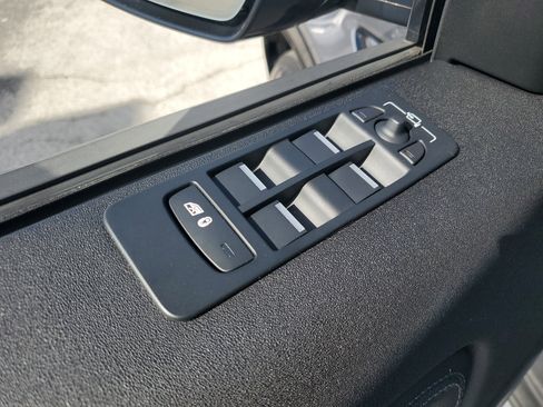 Used 2024 Land Rover Discovery Sport Dynamic SE image 11