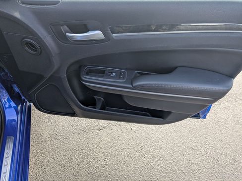 Used 2018 Chrysler 300 Limited w/ Safetytec Plus Group image 34