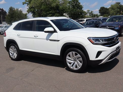 Used 2023 Volkswagen Atlas Cross Sport SE AWD/4WD image 3