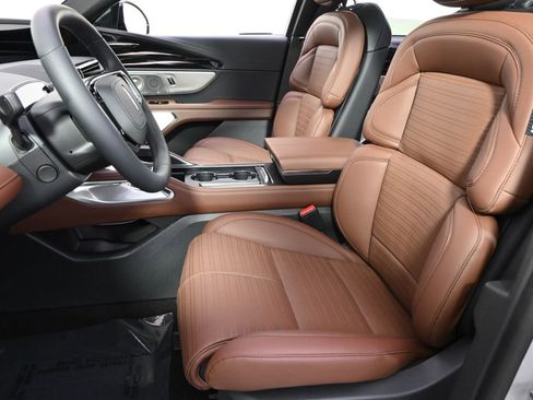 New 2026 Lincoln Nautilus Reserve AWD/4WD image 13