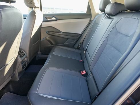 Used 2024 Volkswagen Taos SE image 11