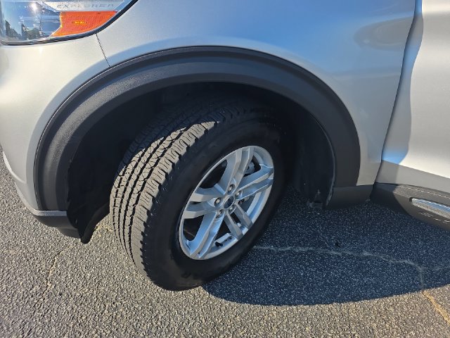 Used 2020 Ford Explorer XLT w/ Equipment Group 202A RWD image 33